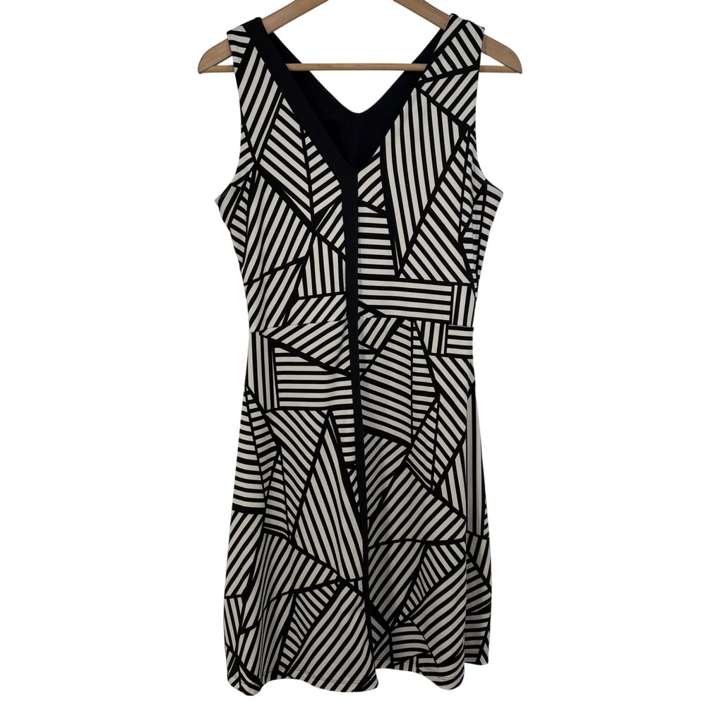 Title Nine Dream Geometric Stripe V-Neck Sleeveless Dress Stretch Black White M